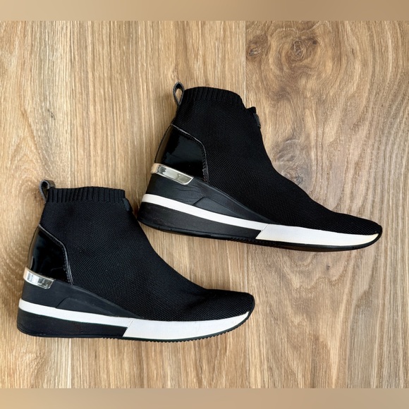 Michael Kors Skyler Knit Wedge Sneakers – Black, Size 7 (LNK) - Picture 6 of 7